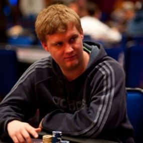 ludovi333, ender555 Top Three in Chips After Day 1 of WSOP $5K NLHE