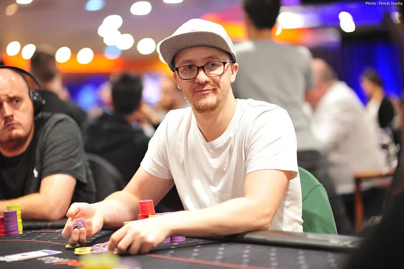 &#8216;jedmiaster82&#8217;, Kahle Burns, &#8216;nilsef&#8217; Each Win WCOOP PLO Main Events